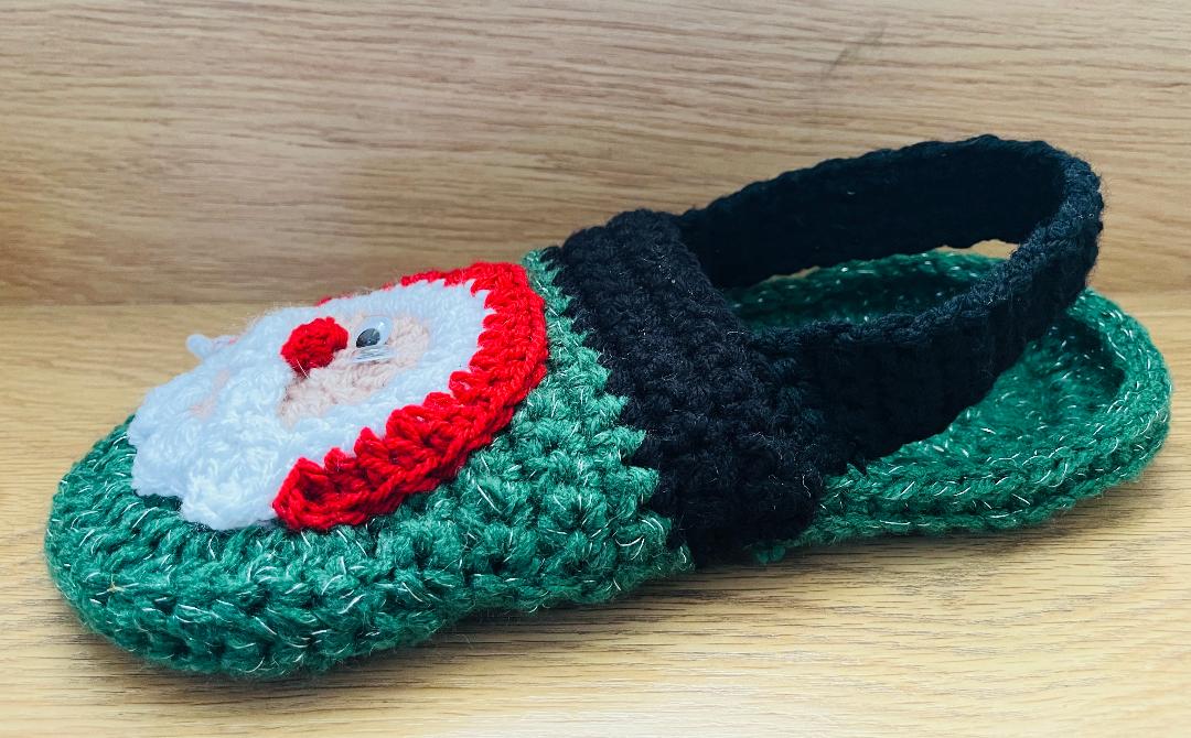 Frosti & Santa Slippers - Crochet Pattern - English US Terms