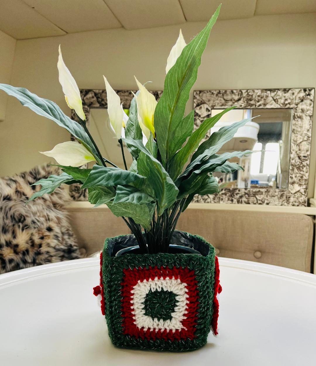Holly Jolly Pothuggers - Crochet Pattern - English US Terms - digital Pdf